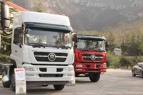 斯太尔 M5G310 8X4国四万博体育app下载入口
