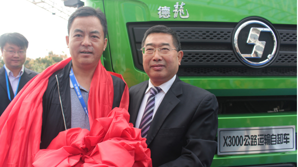 陕汽重卡：助力徐坚演绎矿石运输“弄潮儿”