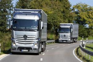 全新梅赛德斯-奔驰Actros荣膺“2013年度绿色卡车”大奖