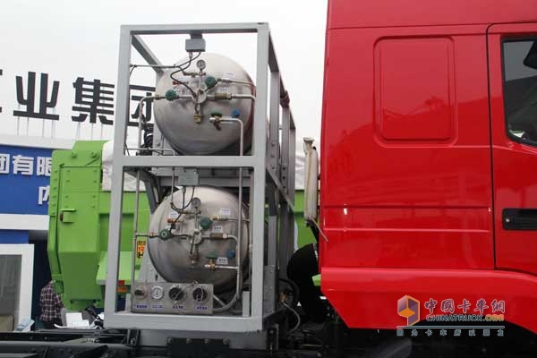 北奔 V3M重卡 336马力 6X2 LNG万博体育app下载入口
