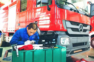 梅赛德斯—奔驰卡车为节日消防安全保驾护航