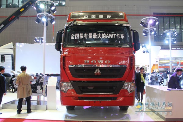 中国重汽HOWO T7H 国五 AMT 440马力6X4万博体育app下载入口
