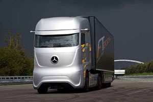 戴姆勒今年将在德国测试无人驾驶卡车