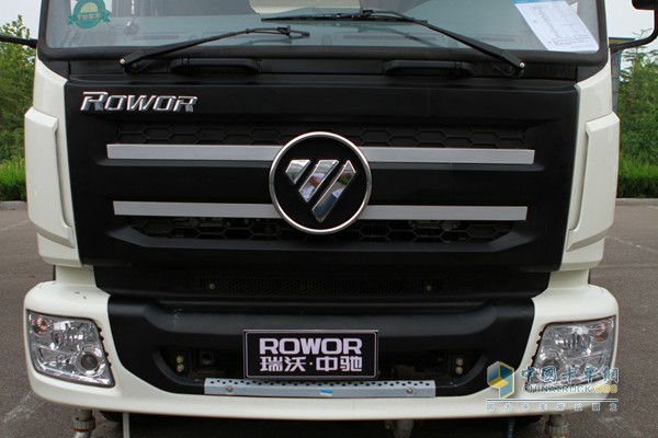 福田瑞沃 瑞沃中驰 4X2 多功能洒水车（外饰）