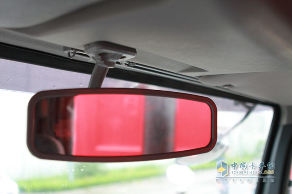 福田瑞沃 玉柴 180马力 6X2 载货车（内饰）