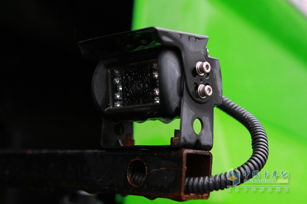 福田瑞沃 潍柴 310马力 6X4 智能环保渣土车（外观)