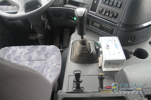 福田瑞沃 潍柴 310马力 6X4 智能环保渣土车（内饰)