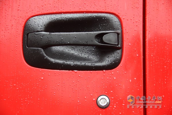 福田瑞沃 潍柴 270马力 8X4 自卸车（外观）