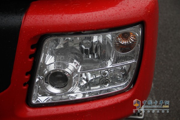 福田瑞沃 潍柴 270马力 8X4 自卸车（外观）