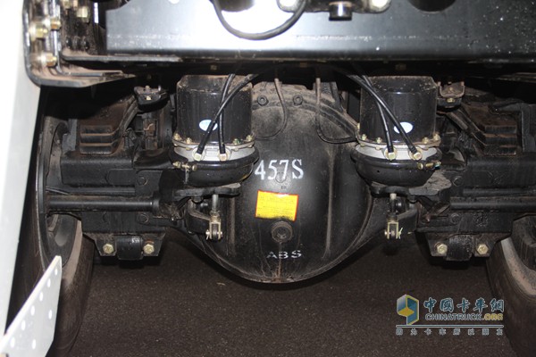 福田瑞沃 潍柴 270马力 8X4 自卸车（外观）