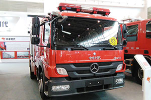 “小身材大肚量高机动”奔驰Atego 底盘城市主战消防车