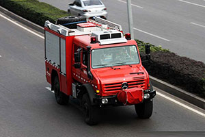 货值2.5亿 38辆进口奔驰底盘消防车登陆中国