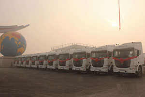 高端配置显实力 33台联合卡车危险品运输车交付黄骅