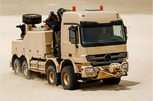 奔驰底盘驰骋沙场 安普超级硬汉派