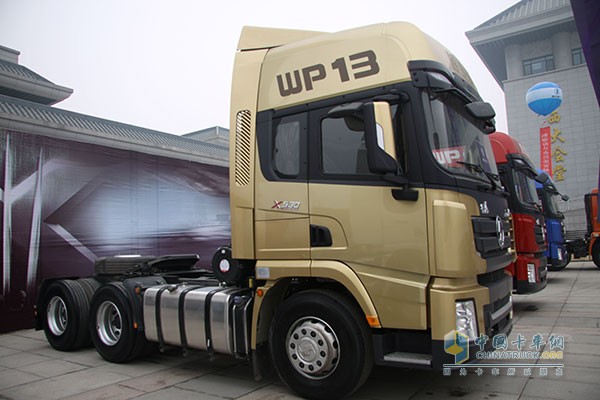 陕汽 德龙X3000黄金之星 550马力 6X4 万博体育app下载入口（轻量化版）