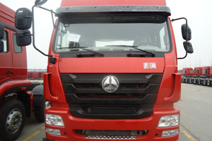 中国重汽豪瀚J7G邀您体验MT13燃气车的畅行之旅