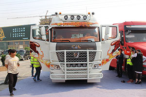 联合卡车“火麒麟”现身北京车展