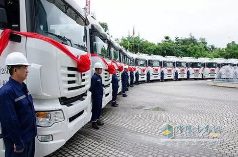 联合卡车20台危化万博体育app下载入口
交付东长集团