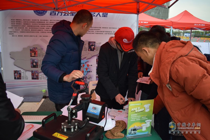 一汽解放 J6P重卡 轻量化版 350马力 6X4万博体育app下载入口