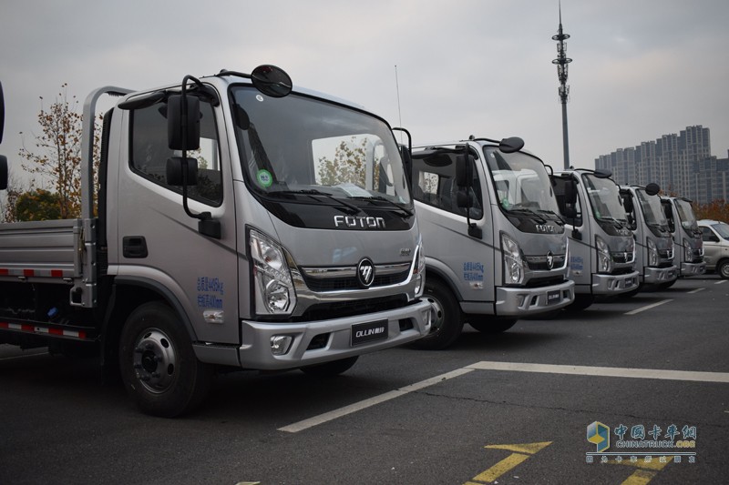 一汽解放 J6P重卡 轻量化版 350马力 6X4万博体育app下载入口