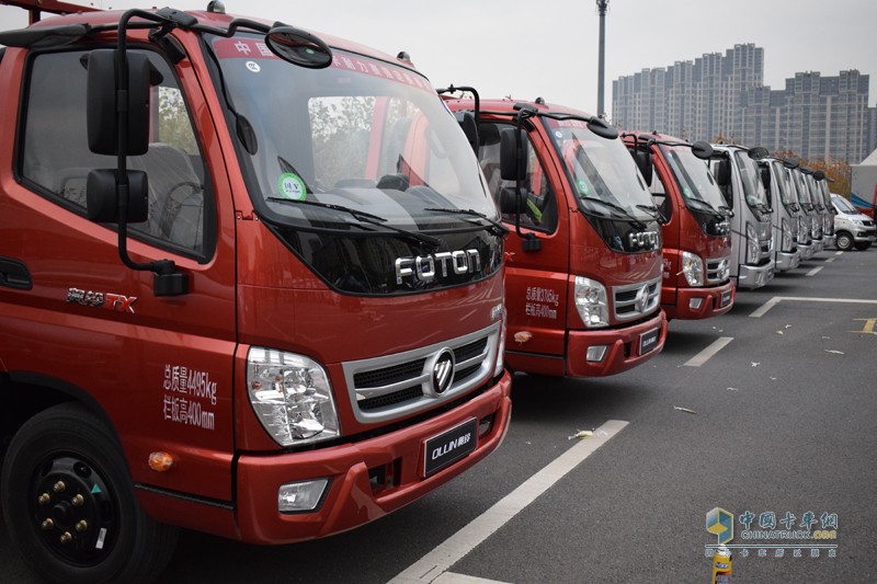 一汽解放 J6P重卡 轻量化版 350马力 6X4万博体育app下载入口