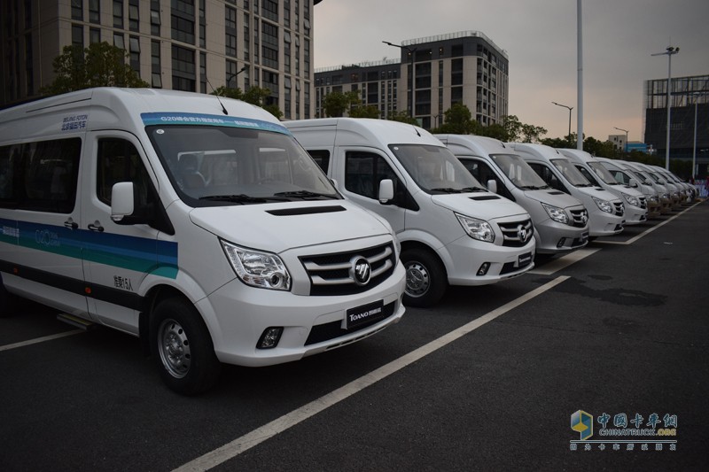 一汽解放 J6P重卡 轻量化版 350马力 6X4万博体育app下载入口