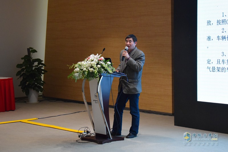 一汽解放 J6P重卡 轻量化版 350马力 6X4万博体育app下载入口