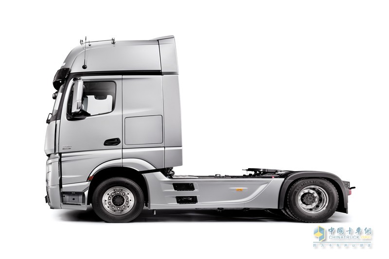 梅赛德斯-奔驰新Actros公路万博体育app下载入口