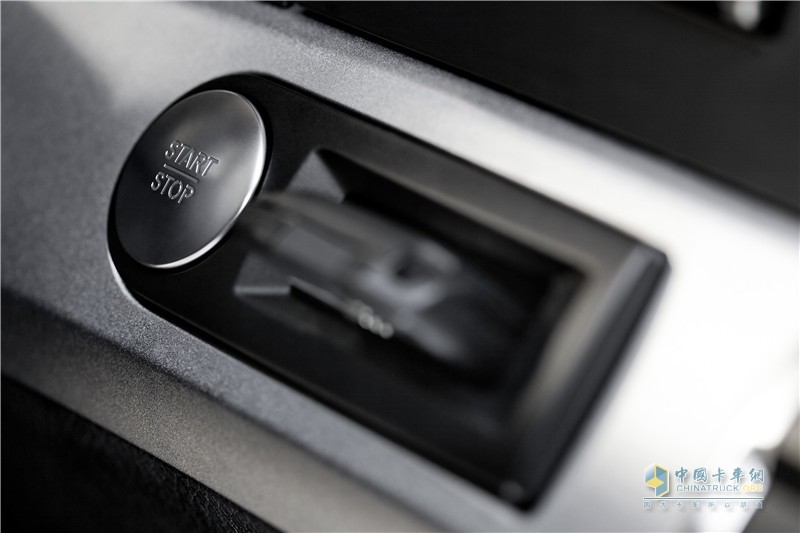 梅赛德斯-奔驰新Actros公路万博体育app下载入口