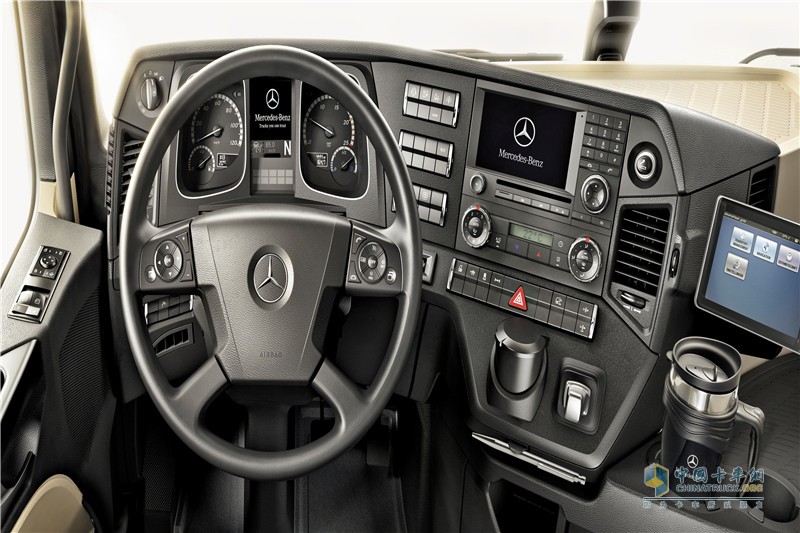 梅赛德斯-奔驰新Actros公路万博体育app下载入口