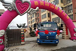 亮眼婚车！飞碟奥驰霸气侧漏见证幸福