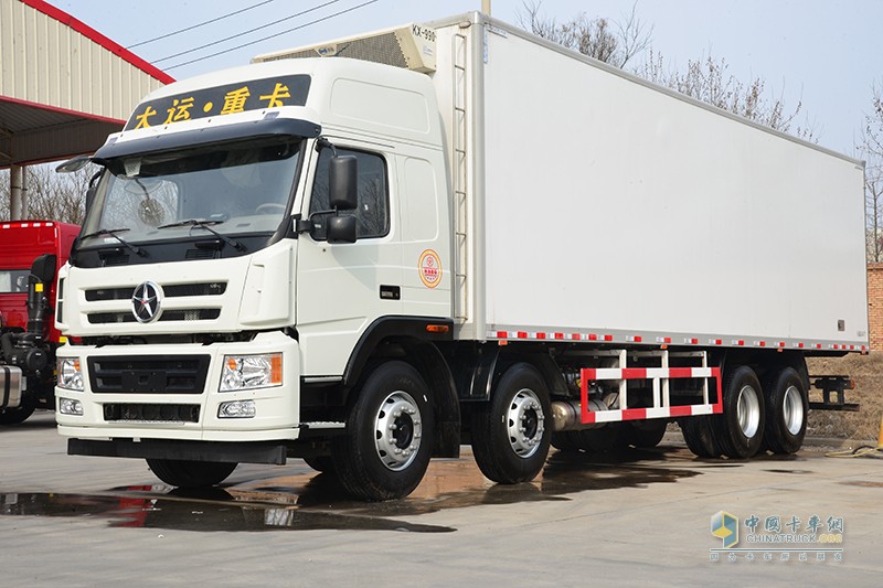 大运重卡 新N8E 8×4 350马力轻量化冷藏车 