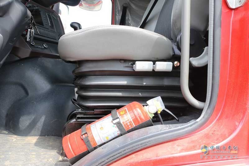 大运 新N8V重卡 430马力 6X4 LNG万博体育app下载入口
 