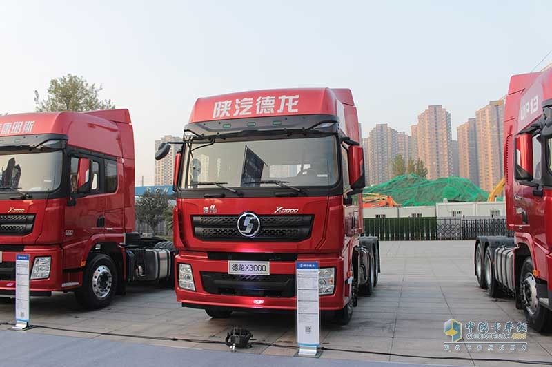 陕汽重卡 德龙X3000 黄金之星强劲版 6×4 550马力 国五万博体育app下载入口
