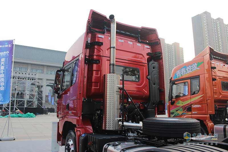陕汽康明斯 德龙X3000 600马力 6X4 IC版 万博体育app下载入口