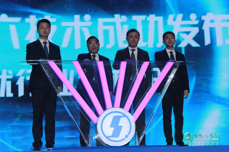 目标15.5万辆 机遇大于挑战的2019陕汽重卡将全面突破