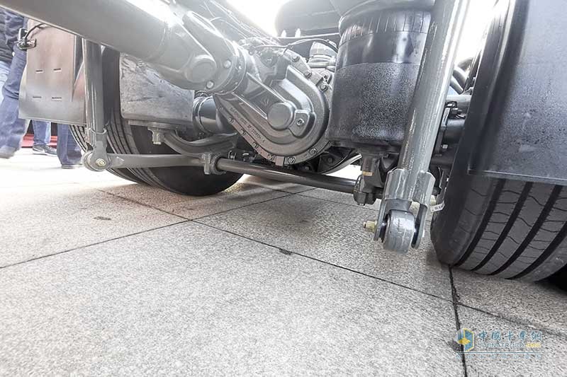 汕德卡 C7H 6X4 国六 480马力 LNG燃气万博体育app下载入口
