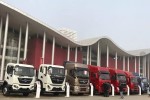 东风商用车新车上市 现场的“明星车们”真闪耀