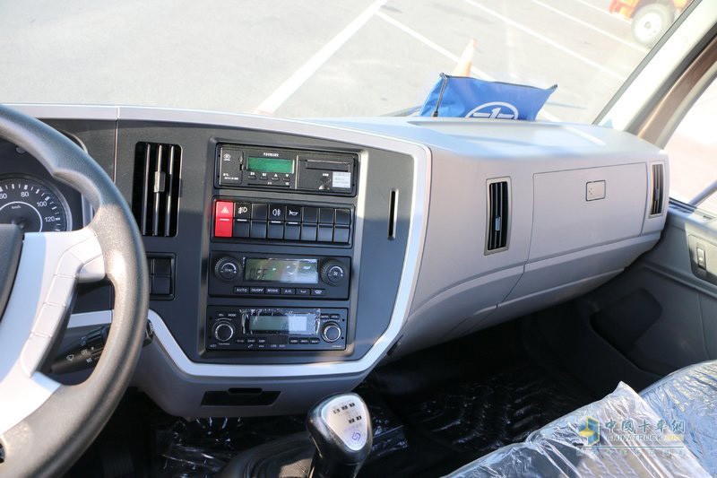 解放 麟VH 160马力 6.7米单排载货车