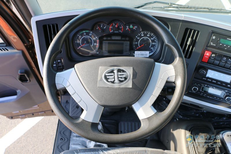 解放 麟VH 160马力 6.7米单排载货车