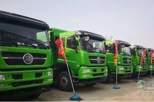 重汽商用车100台斯太尔和汕德卡自卸车交付枣庄用户