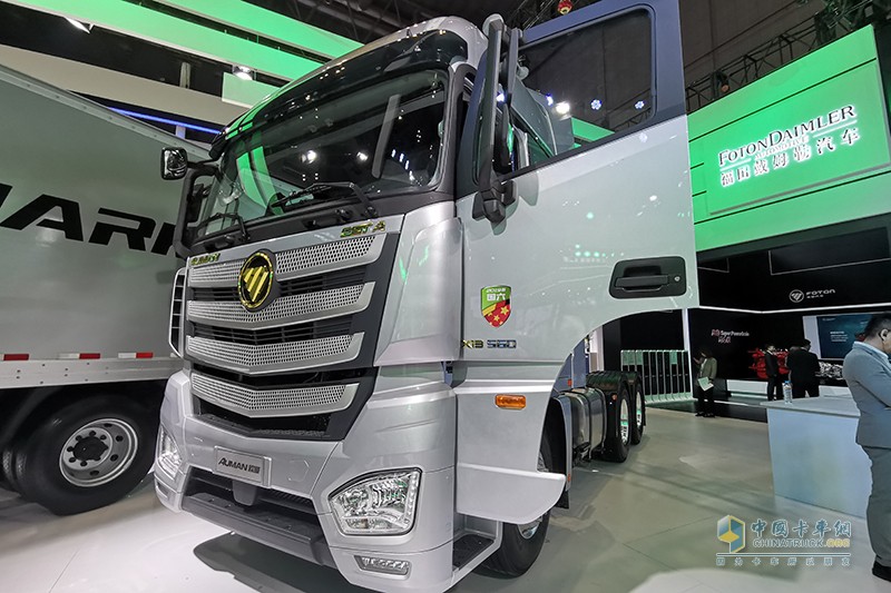 福田戴姆勒 欧曼EST-A 2019款 国六畅行版 560马力 6×4 万博体育app下载入口
