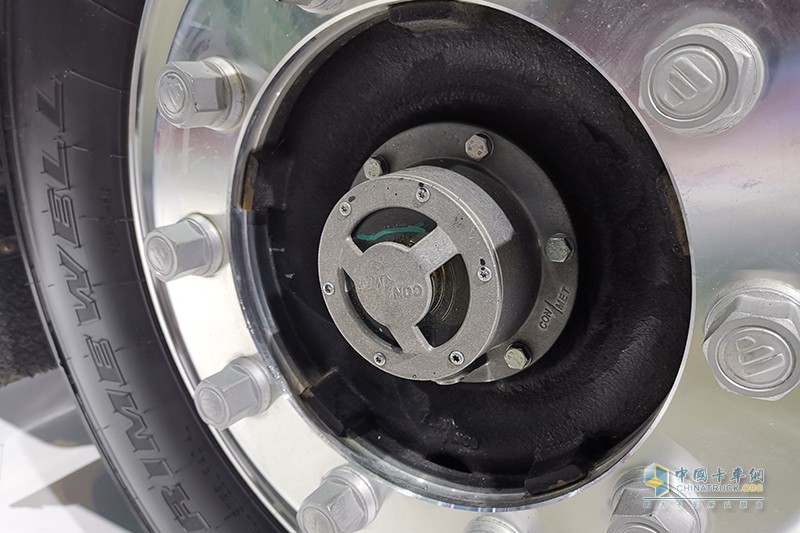 福田戴姆勒 欧曼EST-A 2019款 国六畅行版 560马力 6×4 万博体育app下载入口
