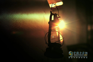 回望五十年三好学生东风商用车历史有感 今年勇 再创未来光