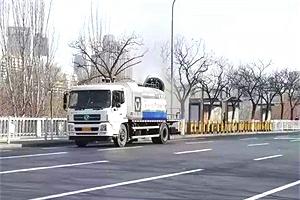 徐工多功能抑尘车，助力兰州城区消毒防疫