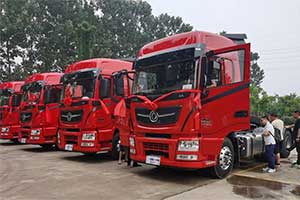 可靠的车交给可靠的用户  5台国六600马力东风天龙旗舰交付洛阳FS物流