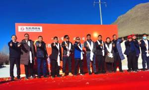 27台东风天龙助力尼木县藏胞开启致富路