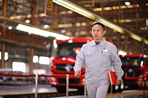 两会时间：全国人大代表王建清为一线产业工人发声，用可靠践行工匠精神