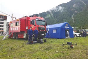 森林卫士，汕德卡国六6×6底盘消防卫星通信指挥车配发西藏