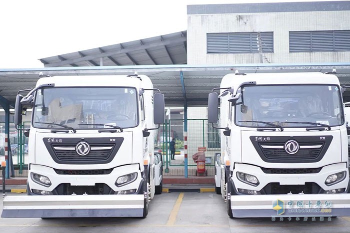 　18吨后装压缩车  